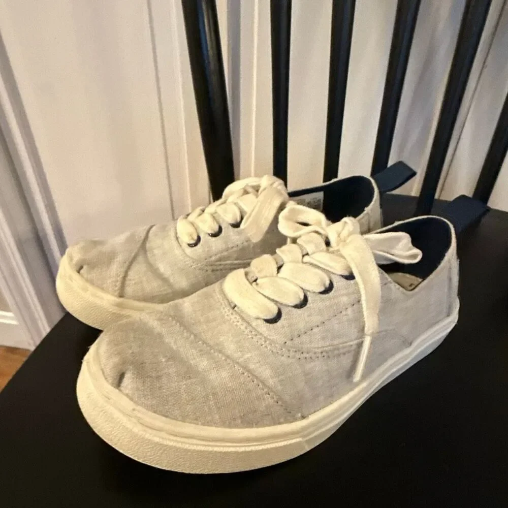 Boys Toms canvas lace up shoe bundle size 13